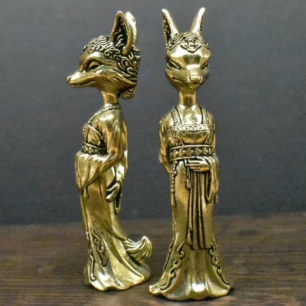Fox Lady 🦊 - Picture 5 of 7